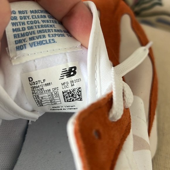 New Balance 327 The Intelligent Choice Size 11.5 Women’s Orange Sneaker NEW - Picture 10 of 10